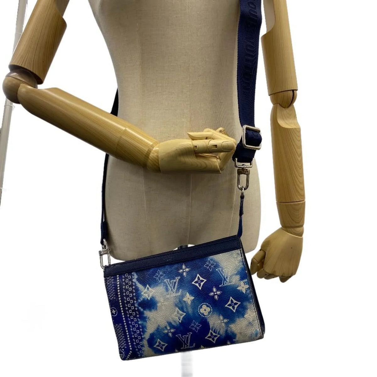 (Fair) M81431 VUITTON LOUIS Wallet Pre-Owned Wearable Shoulder Blue Monogram Gaston Bandana Bag Men's