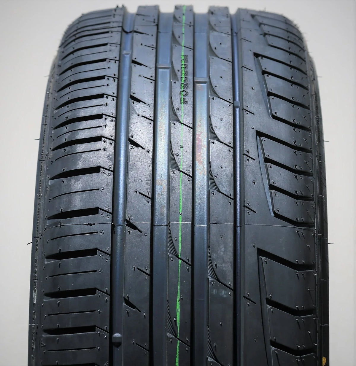Octa A/S Base Tire High 4Matic, 245/35ZR20 95Y Fits: Forceum Performance BMW Mercedes-Benz E300 XL 528i 2010-16 All 2017-19 Season
