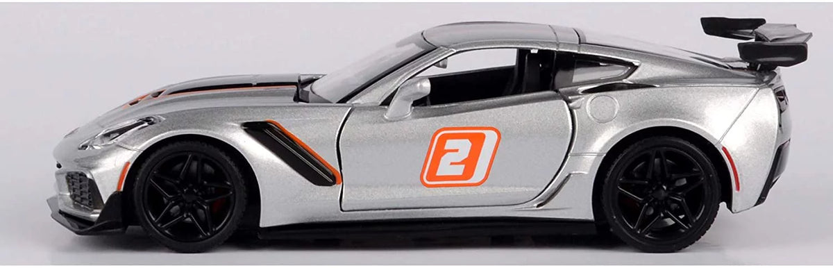 Model 73785SV #2, Motor 2019 Chevy 1/24 - Toy Silver Corvette scale ZR1 Car - Max Diecast