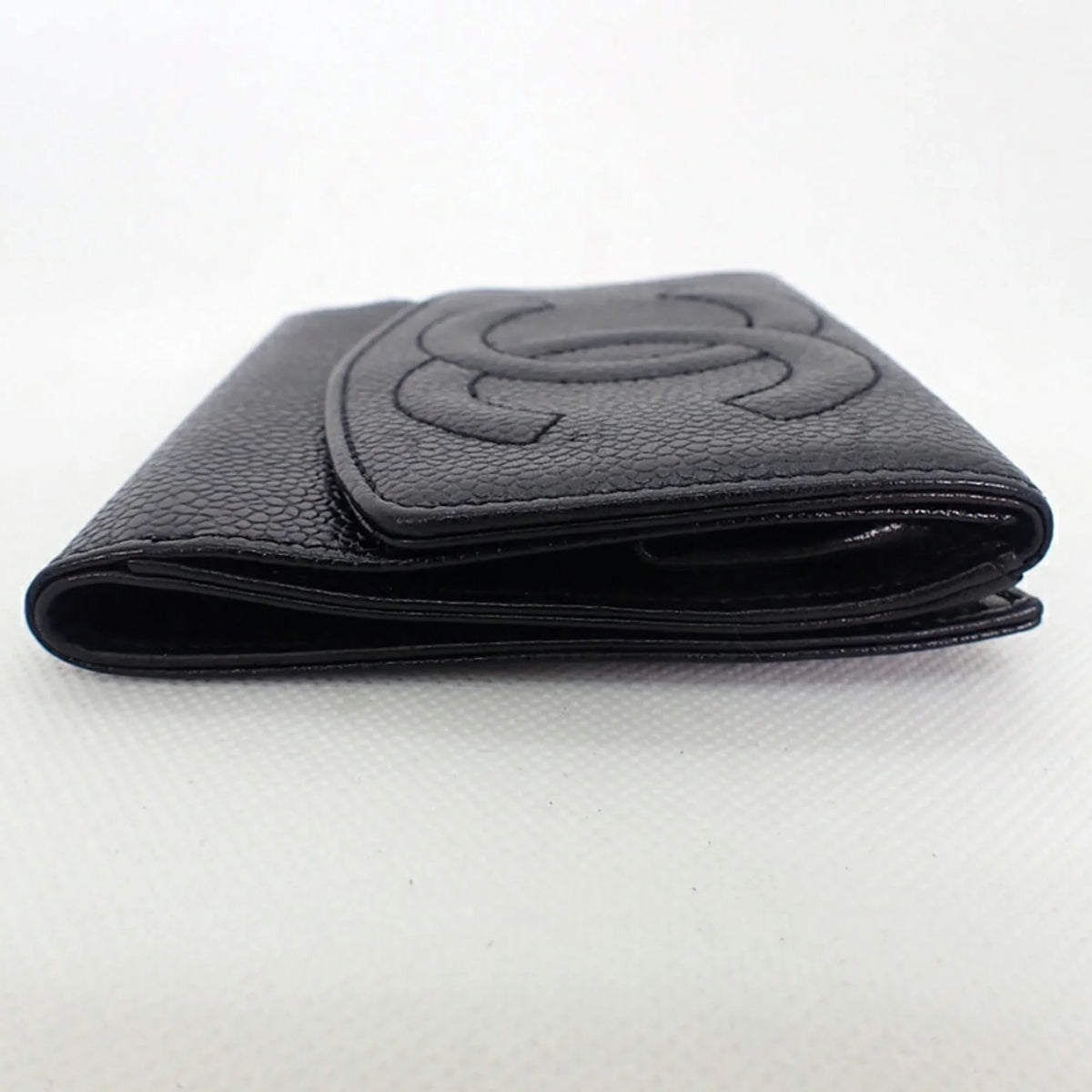 Pre-Owned Chanel skin caviar black CHANEL trifold wallet (Good)