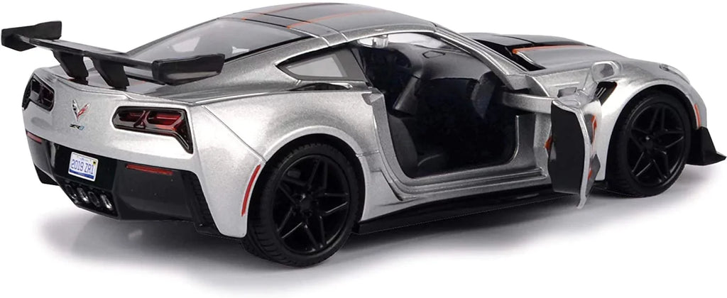 Model 73785SV #2, Motor 2019 Chevy 1/24 - Toy Silver Corvette scale ZR1 Car - Max Diecast