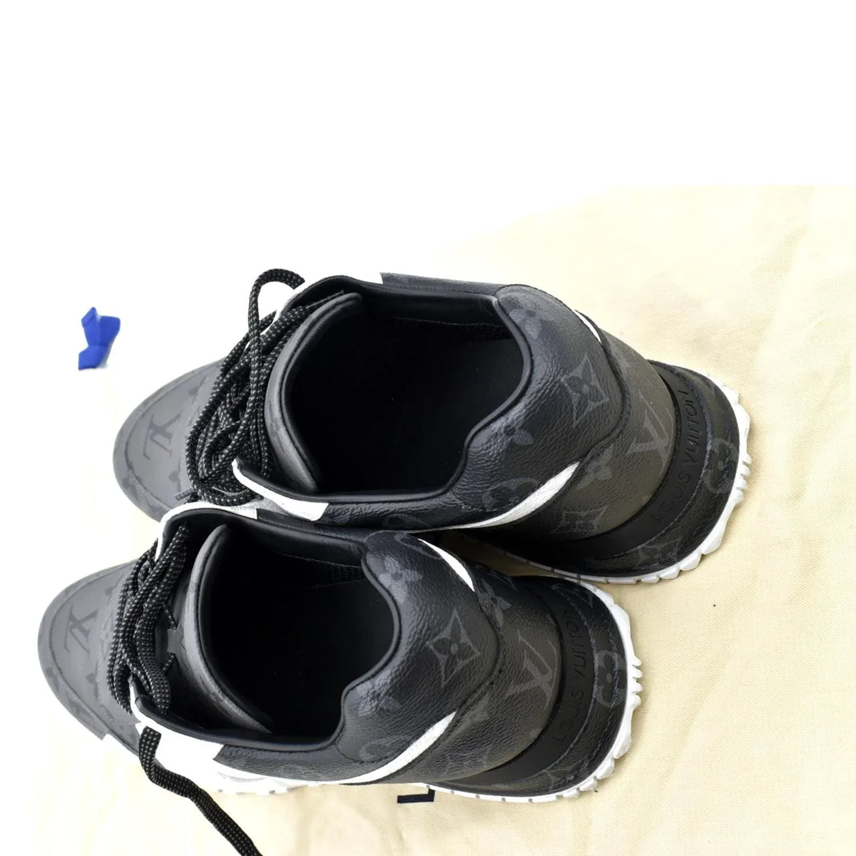 Pre-owned Runaway 9-9 VUITTON US LOUIS Monogram Sneakers Bicolor