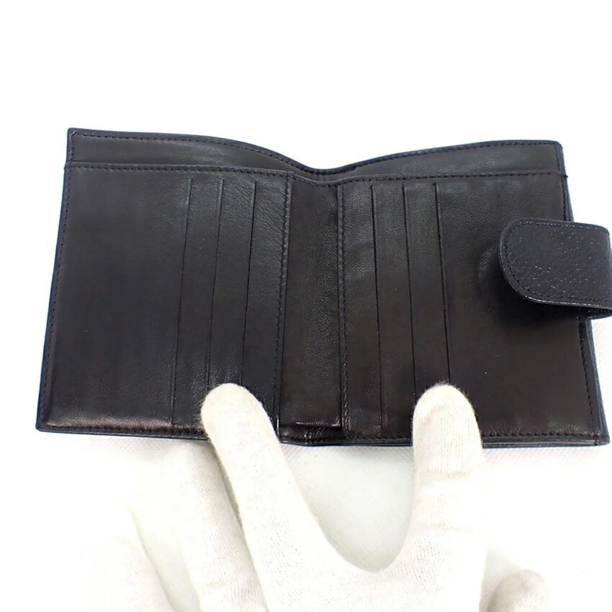 Pre-Owned Chanel skin caviar black CHANEL trifold wallet (Good)