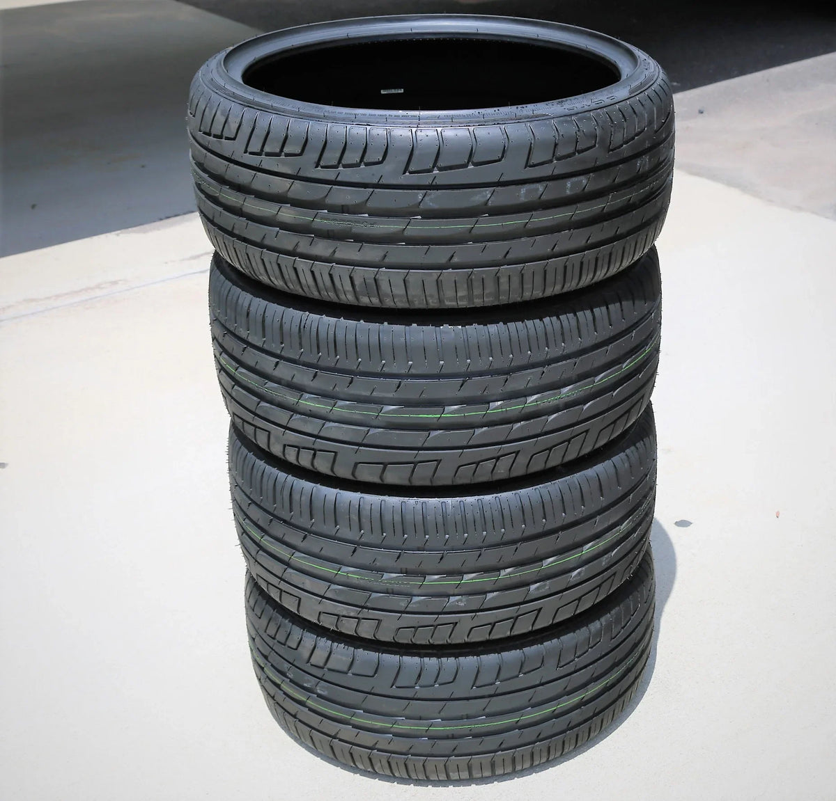 Octa A/S Base Tire High 4Matic, 245/35ZR20 95Y Fits: Forceum Performance BMW Mercedes-Benz E300 XL 528i 2010-16 All 2017-19 Season